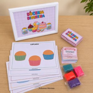massinha, prancha de massinha, doceria divertida, coordenação motora, leitura, ebook, como criar o hábito da leitura, leitura em família, histórias infantis, livros infantis, jogos educativos, atividades para educação infantil, jogos para crianças, educação infantil atividades, atividades para crianças de 3 anos, jogos educativo, como ensinar a criança a ler, atividades para crianças, atividades para fazer com filhos, brincadeiras educativas, como incentivar a leitura infantil, como fazer meu filho gostar de ler, como criar hábito de leitura nas crianças, como criar memórias com os filhos, ideias para passar tempo com filhos, atividades mãe e filho, tempo de qualidade com filhos, atividades sem tela para crianças, como tirar criança da tela, brincadeiras sem celular, desenvolvimento infantil atividades, estimulação infantil em casa, rotina de leitura infantil, juliana Moraes,